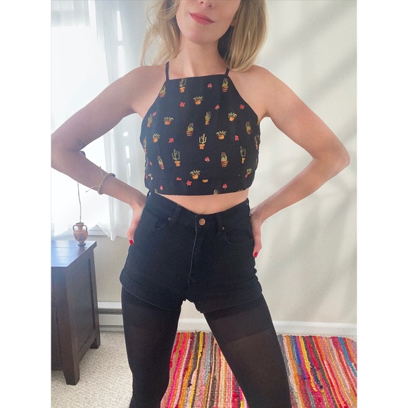 Succulents Tie-in-Back Crop Top - Picture 2 of 10